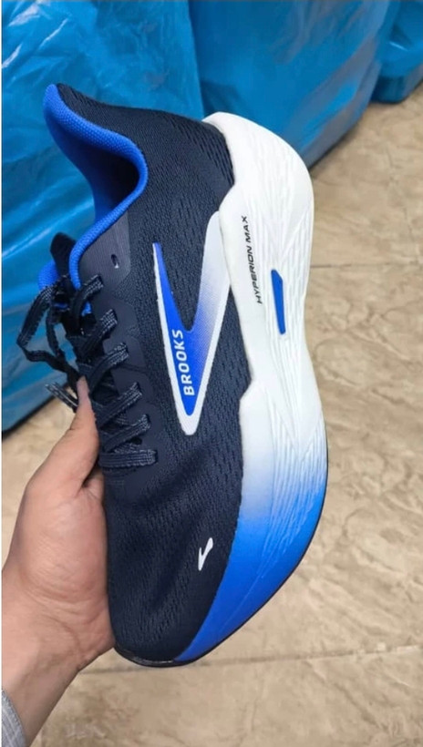 کتونی بروکس هایپریون مکس ،وارداتی ویتنام سایز ۴۰ تا ۴۵ ، فروش بصورت عمده و تک brooks hyperion max