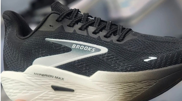 کتونی بروکس هایپریون مکس ،وارداتی ویتنام سایز ۴۰ تا ۴۵ ، فروش بصورت عمده و تک brooks hyperion max