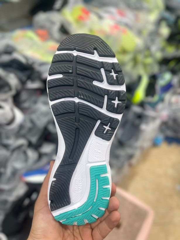 کتونی بروکس وارداتی ویتنام سایز ۴۰ تا ۴۵ مستر کوالیتی ، فروش بصورت عمده و تک. Brooks Adrenalin GTS 23