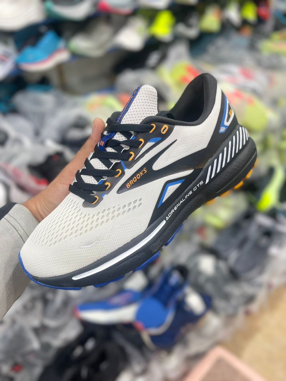 کتونی بروکس وارداتی ساخت ویتنام سایز ۴۰ تا ۴۵ مستر کوالیتی ، فروش بصورت عمده و تک. Brooks Adrenalin GTS 23