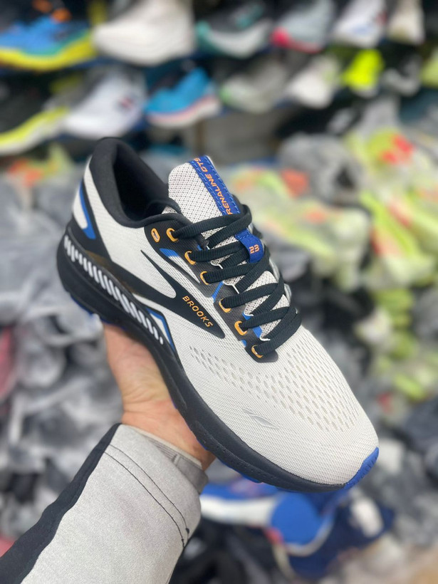کتونی بروکس وارداتی ساخت ویتنام سایز ۴۰ تا ۴۵ مستر کوالیتی ، فروش بصورت عمده و تک. Brooks Adrenalin GTS 23