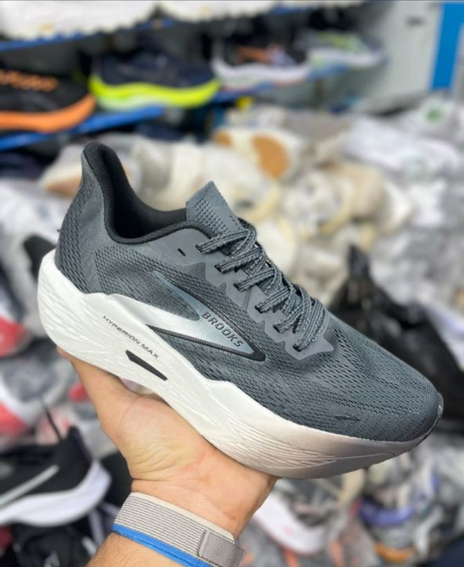 کتونی بروکس هایپریون مکس ،وارداتی ویتنام سایز ۴۰ تا ۴۵ ، فروش بصورت عمده و تک brooks hyperion max
