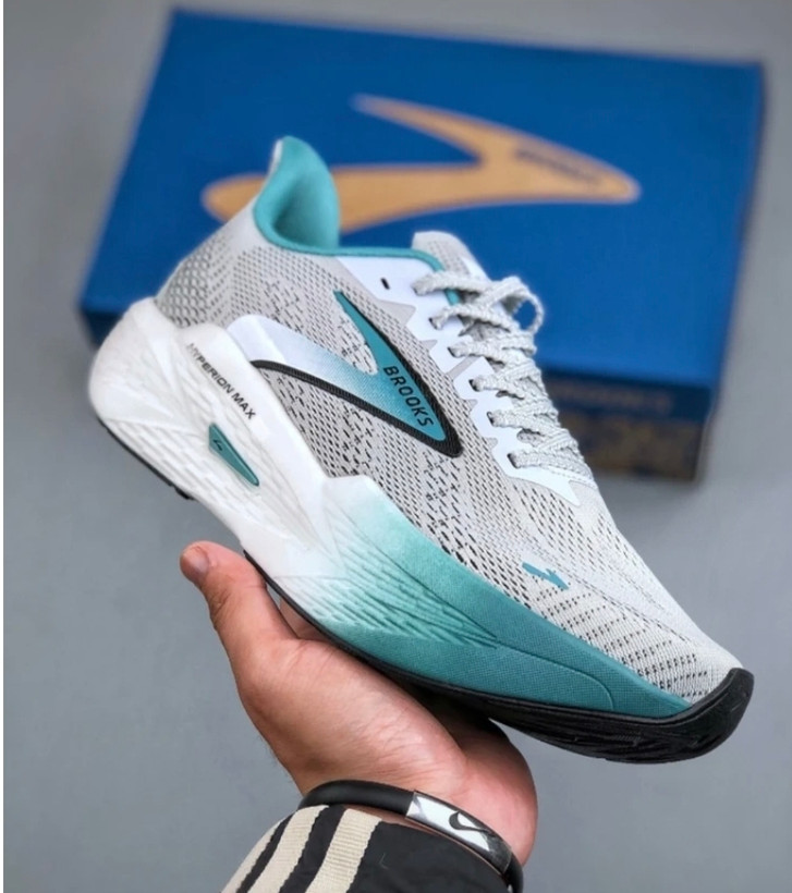 کتونی بروکس هایپریون مکس ،وارداتی ویتنام سایز ۴۰ تا ۴۵ ، فروش بصورت عمده و تک brooks hyperion max