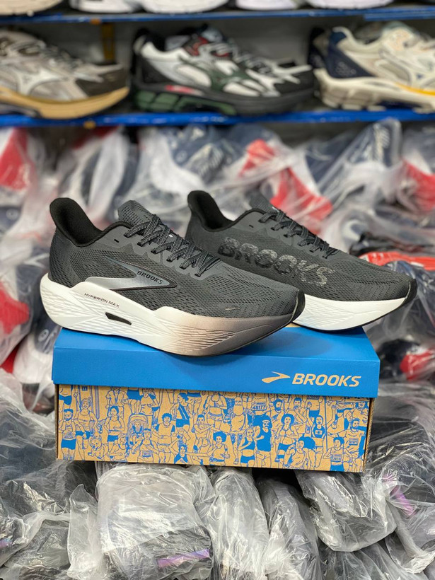 کتونی بروکس هایپریون مکس ،وارداتی ویتنام سایز ۴۰ تا ۴۵ ، فروش بصورت عمده و تک brooks hyperion max