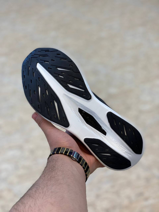 کتونی بروکس هایپریون مکس ،وارداتی ویتنام سایز ۴۰ تا ۴۵ ، فروش بصورت عمده و تک brooks hyperion max