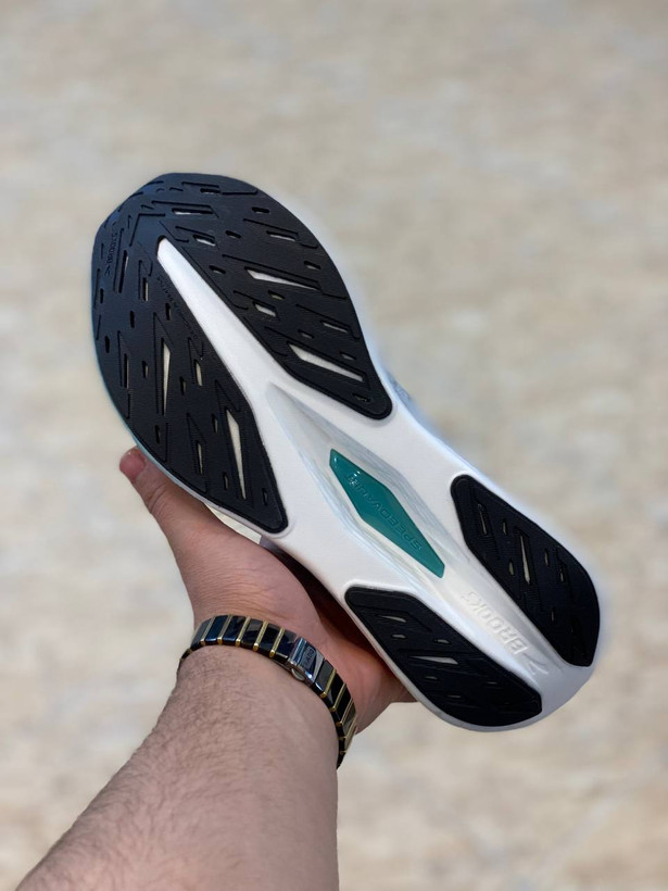 کتونی بروکس هایپریون مکس ،وارداتی ویتنام سایز ۴۰ تا ۴۵ ، فروش بصورت عمده و تک brooks hyperion max