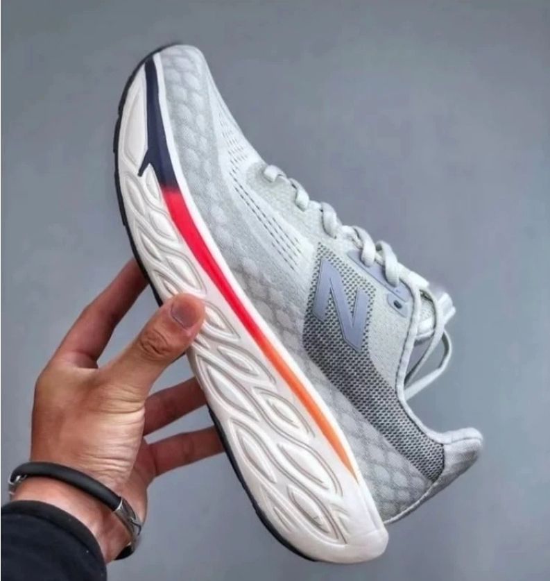 کتونی نیوبالانس فرش فوم وارداتی ویتنام سایز ۴۰ تا ۴۵ تنوع در چند رنگ جذاب new balance fresh foam x 1080v13