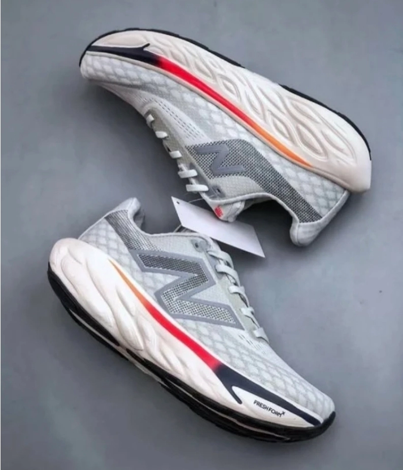 کتونی نیوبالانس فرش فوم وارداتی ویتنام سایز ۴۰ تا ۴۵ تنوع در چند رنگ جذاب new balance fresh foam x 1080v13