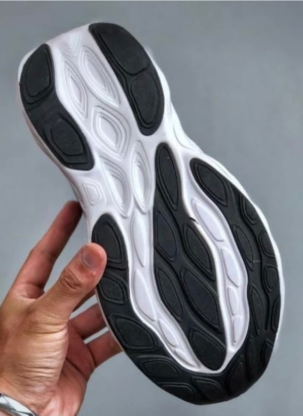 کتونی نیوبالانس فرش فوم وارداتی ویتنام سایز ۴۰ تا ۴۵ تنوع در چند رنگ جذاب new balance fresh foam x 1080v13