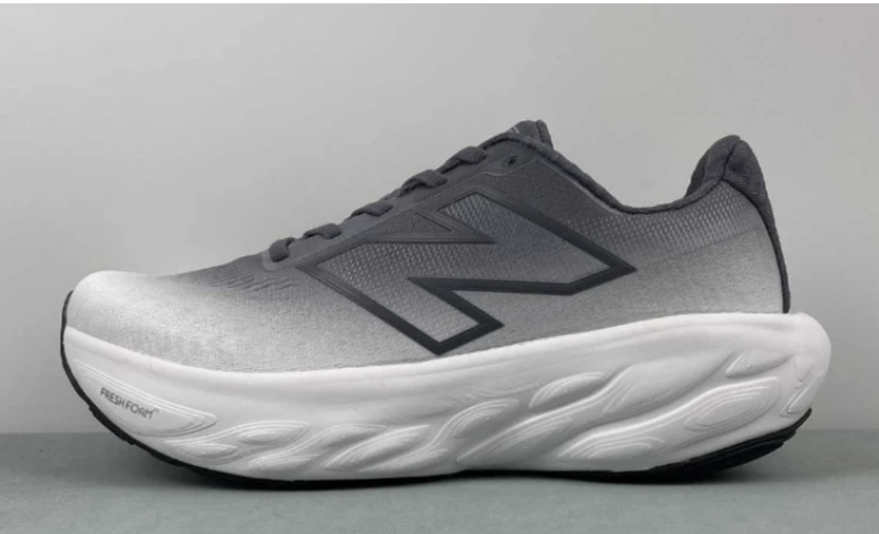کتونی نیوبالانس فرش فوم وارداتی ویتنام سایز ۴۰ تا ۴۵ تنوع در چند رنگ جذاب new balance fresh foam x 1080v13