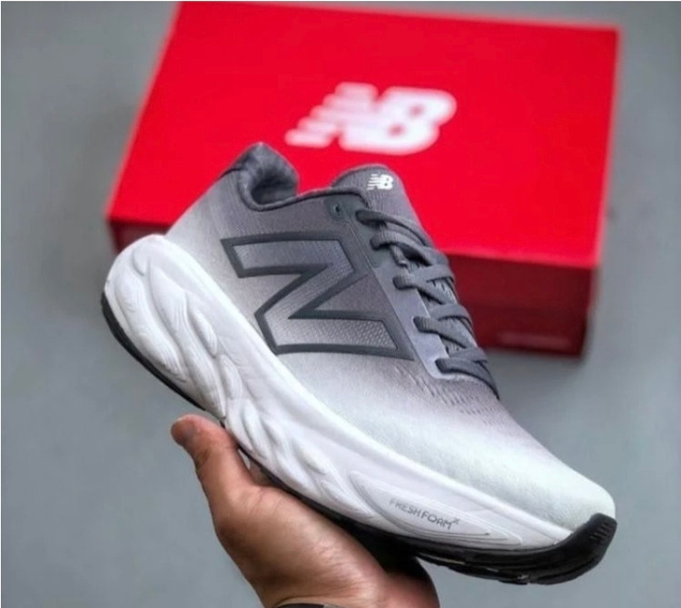 کتونی نیوبالانس فرش فوم وارداتی ویتنام سایز ۴۰ تا ۴۵ تنوع در چند رنگ جذاب new balance fresh foam x 1080v13