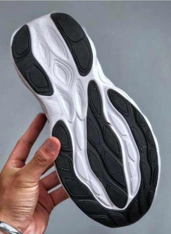 کتونی نیوبالانس فرش فوم وارداتی ویتنام سایز ۴۰ تا ۴۵ تنوع در چند رنگ جذاب new balance fresh foam x 1080v13