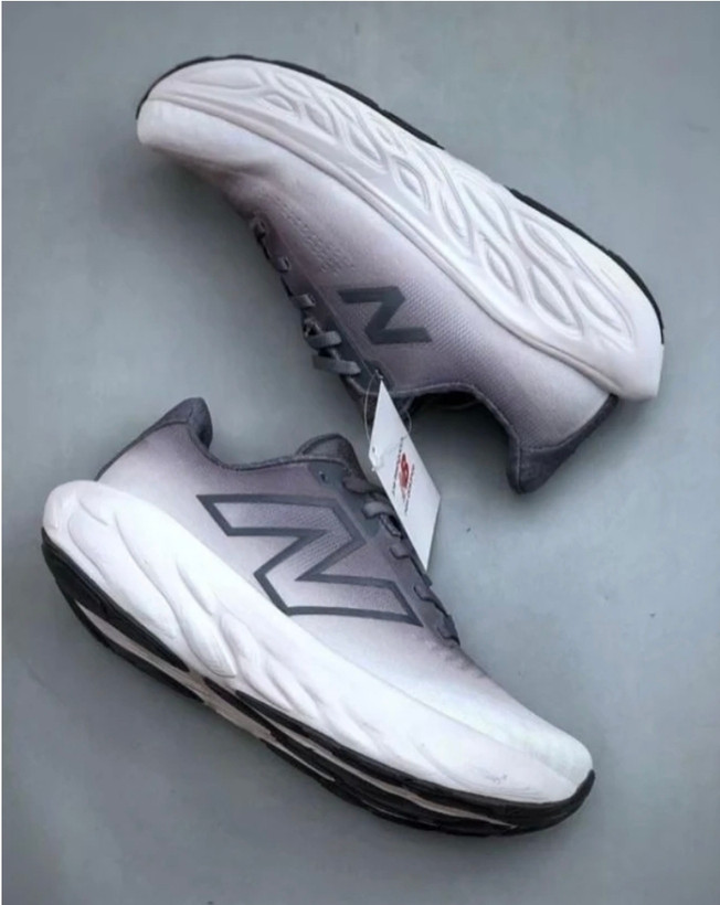 کتونی نیوبالانس فرش فوم وارداتی ویتنام سایز ۴۰ تا ۴۵ تنوع در چند رنگ جذاب new balance fresh foam x 1080v13
