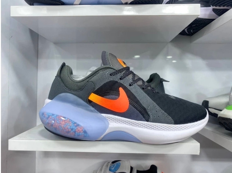 کتونی ویتنامی نایک جوی راد سایز ۴۰ تا ۴۵ تنوع در 8 رنگ جذاب ,همراه با جعبه بارکد دارNike Joyride Dual Run