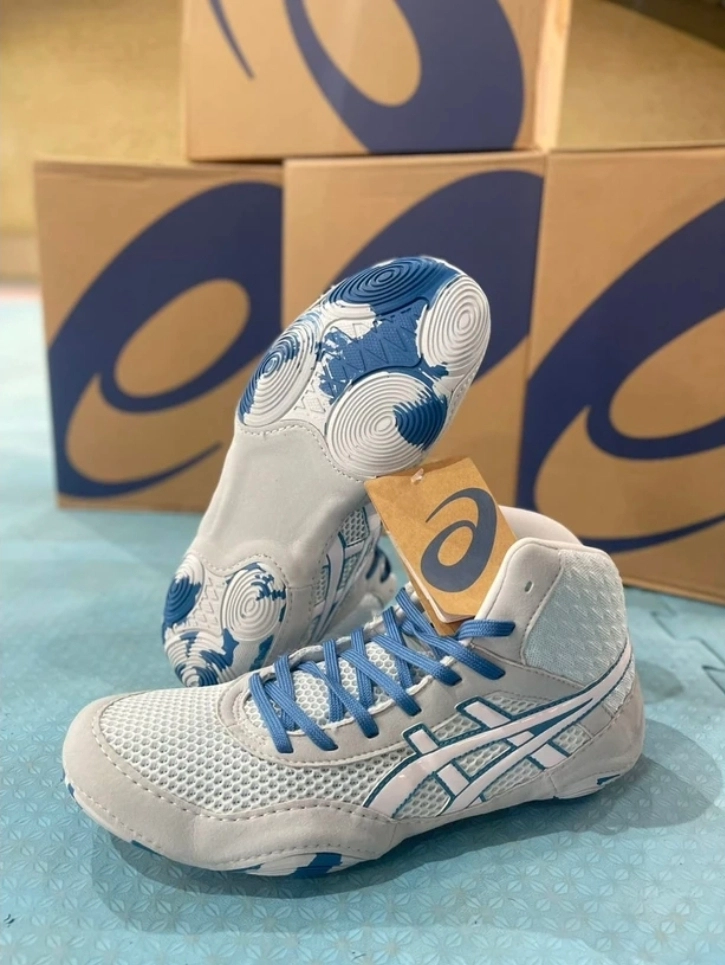 کتونی کشتی اسیکس مت بلیزر | سایز بندی 40 تا 45/فروش عمده و تک .asics matblazer wrestling shoes