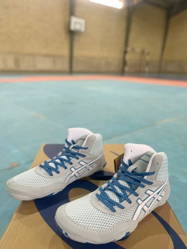 کتونی کشتی اسیکس مت بلیزر | سایز بندی 40 تا 45/فروش عمده و تک .asics matblazer wrestling shoes