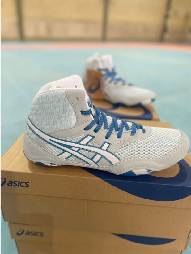 کتونی کشتی اسیکس مت بلیزر | سایز بندی 40 تا 45/فروش عمده و تک .asics matblazer wrestling shoes