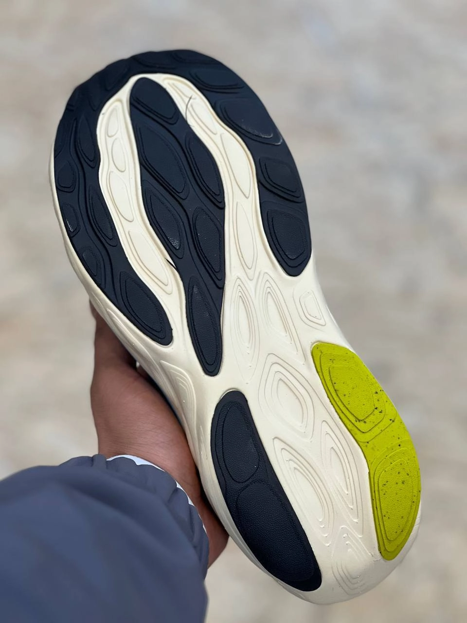 کتونی نیوبالانس فرش فوم وارداتی ویتنام سایز ۴۰ تا ۴۵ تنوع در چند رنگ جذاب new balance fresh foam x 1080v13