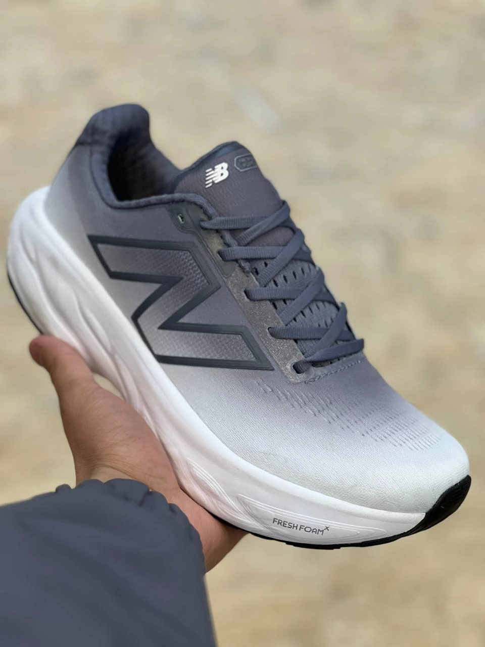 کتونی نیوبالانس فرش فوم وارداتی ویتنام سایز ۴۰ تا ۴۵ تنوع در چند رنگ جذاب new balance fresh foam x 1080v13