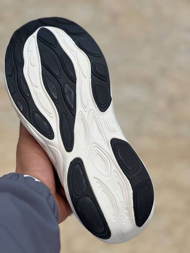 کتونی نیوبالانس فرش فوم وارداتی ویتنام سایز ۴۰ تا ۴۵ تنوع در چند رنگ جذاب new balance fresh foam x 1080v13