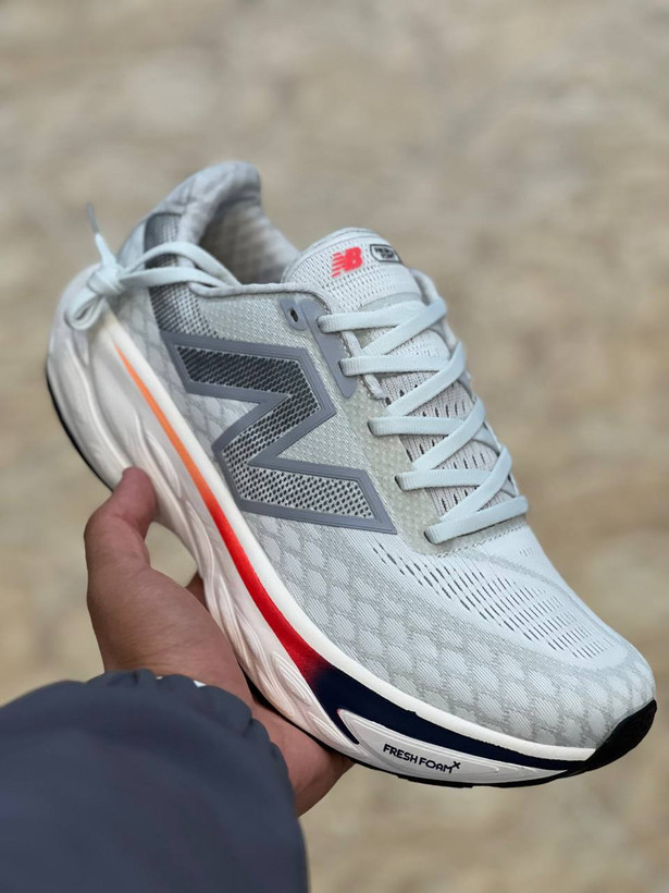 کتونی نیوبالانس فرش فوم وارداتی ویتنام سایز ۴۰ تا ۴۵ تنوع در چند رنگ جذاب new balance fresh foam x 1080v13