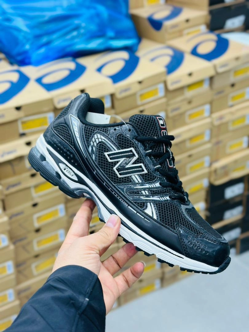 کتونی نیوبالانس /ساخت ویتنام وارداتی/سایز ۴۰ تا ۴۵ /فروش بصورت عمده و تک new balance 758