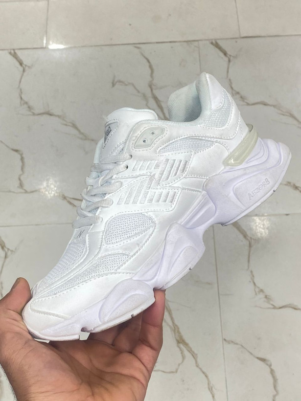 کتونی نیوبالانس ۹۰۶۰ ست زیبا وارداتی ویتنام سایز ۳۶ تا ۴۵ تنوع در ۴ رنگ جذاب .newbalance 9060