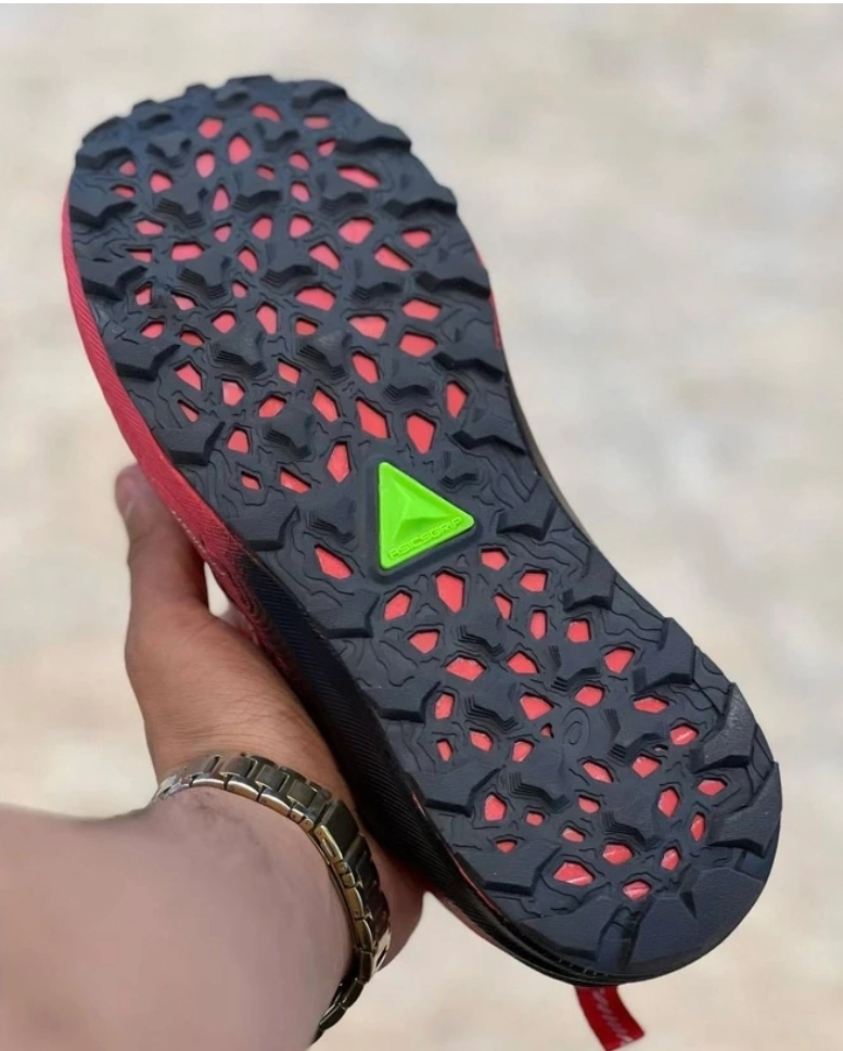 کتونی اسیکس ژل نیم باس ۲۳ وارداتی ویتنام سایز ۴۰ تا ۴۴ . فروش بصورت عمده و تک asics gel nimbus 23