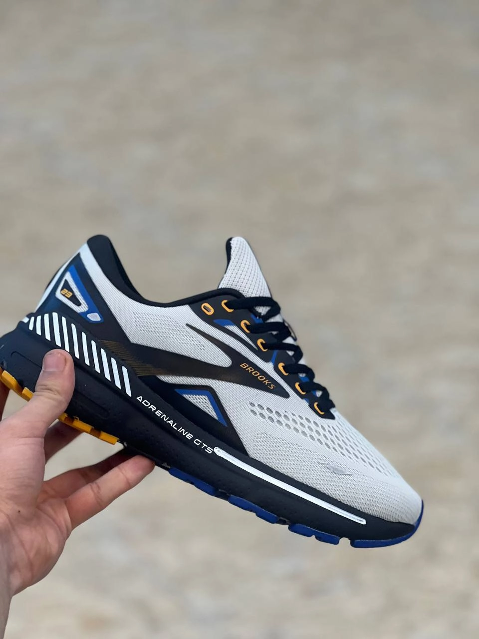 کتونی بروکس آدرنالین جی تی اس ۲۳ وارداتی ویتنام سایز 40 تا45. Brooks adrenaline GTS 23