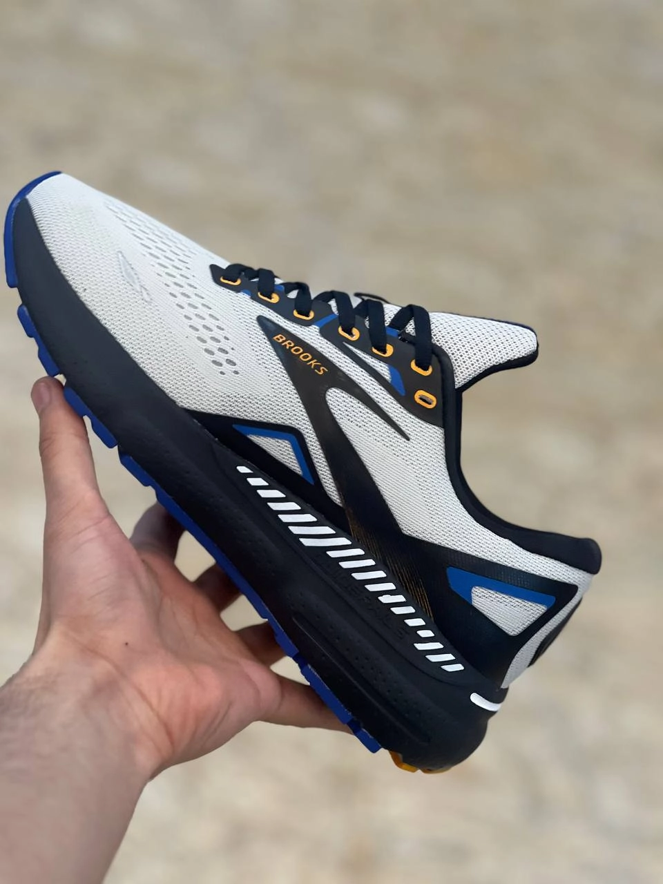 کتونی بروکس آدرنالین جی تی اس ۲۳ وارداتی ویتنام سایز 40 تا45. Brooks adrenaline GTS 23