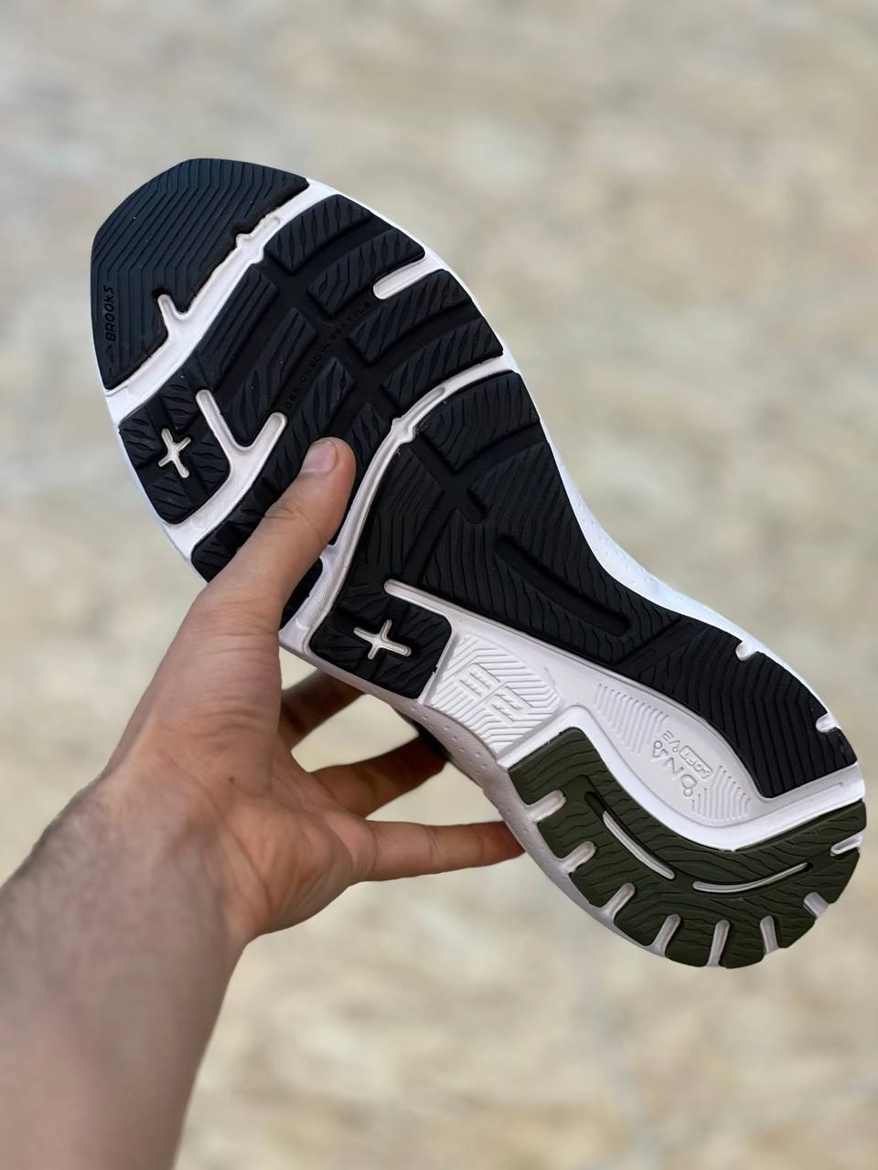 کتونی بروکس آدرنالین جی تی اس ۲۳ وارداتی ویتنام سایز 40 تا45. Brooks adrenaline GTS 23