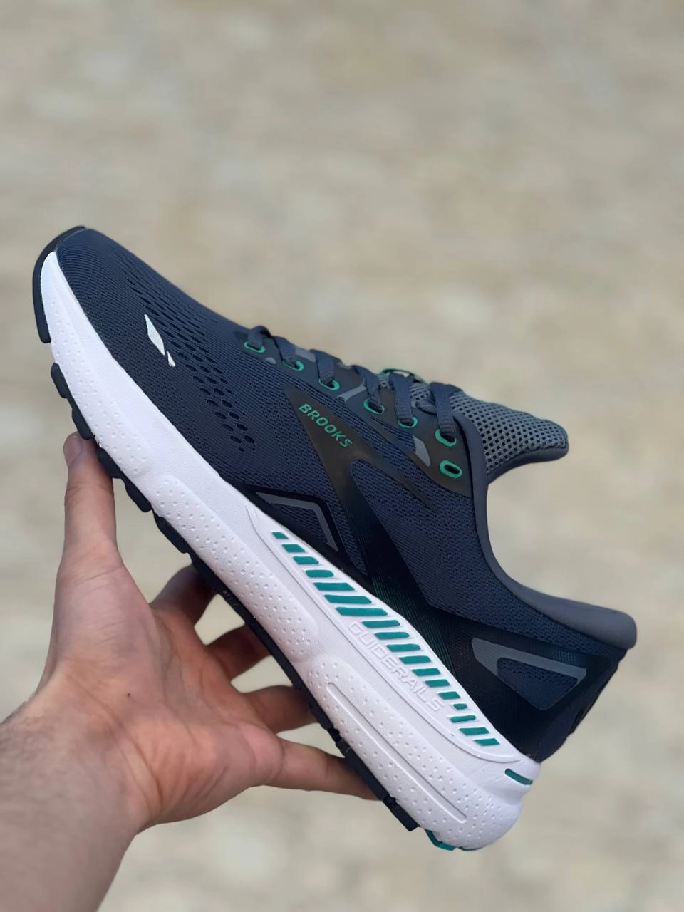 کتونی بروکس آدرنالین جی تی اس ۲۳ وارداتی ویتنام سایز 40 تا45. Brooks adrenaline GTS 23