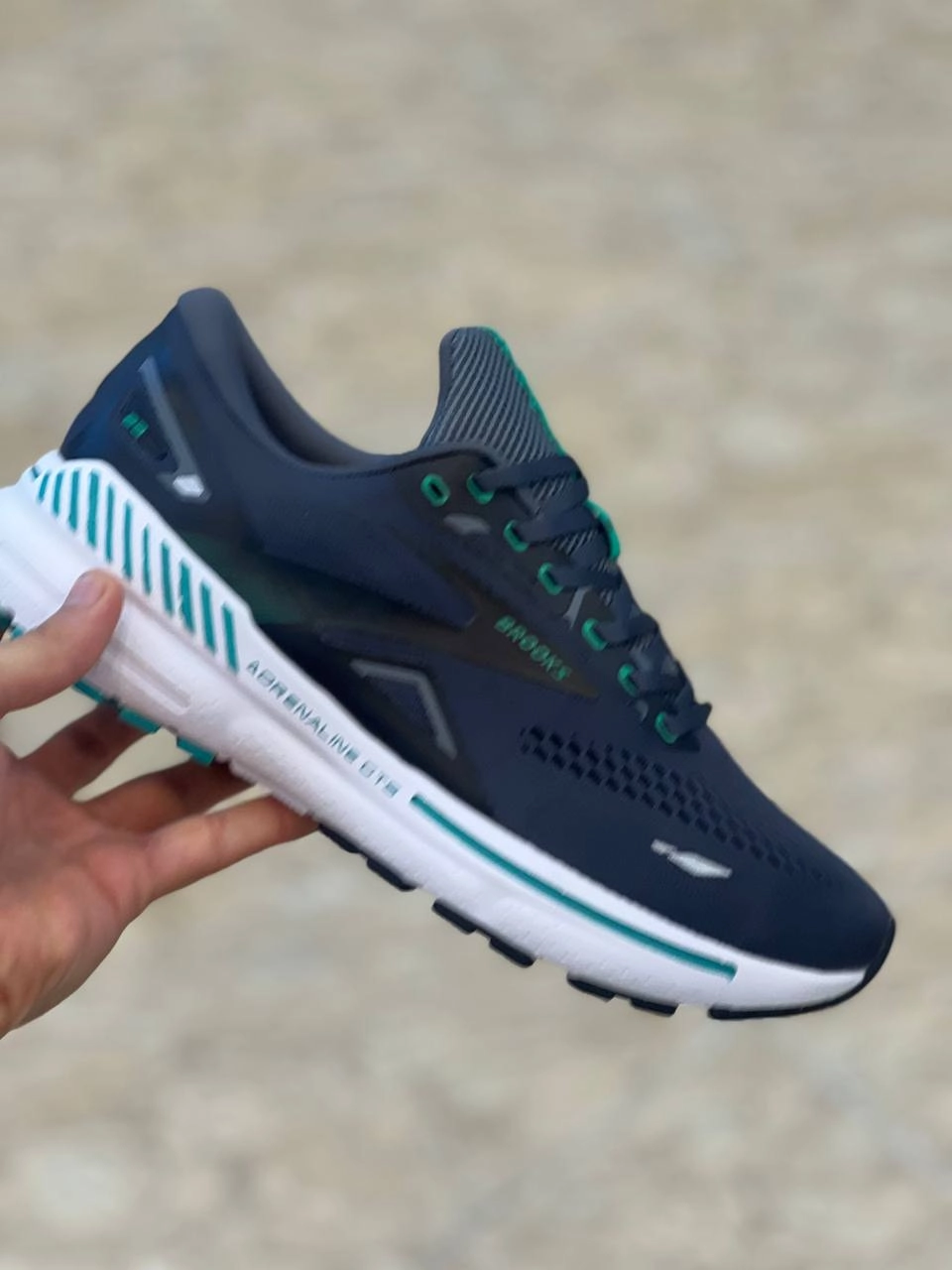 کتونی بروکس آدرنالین جی تی اس ۲۳ وارداتی ویتنام سایز 40 تا45. Brooks adrenaline GTS 23
