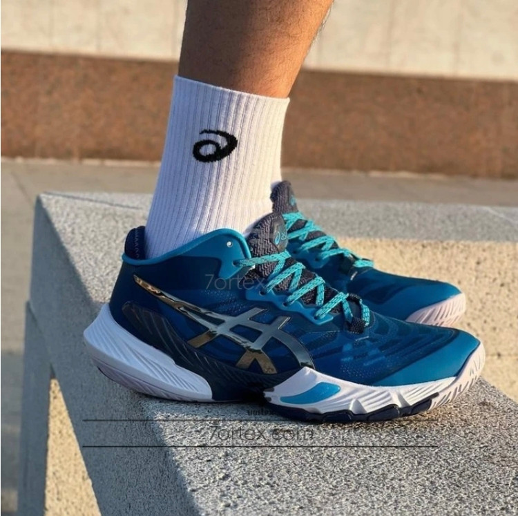کتونی ویتنامی وارداتی اسیکس متارایز والیبالی ۴۰تا ۴۳ .asics Metarise