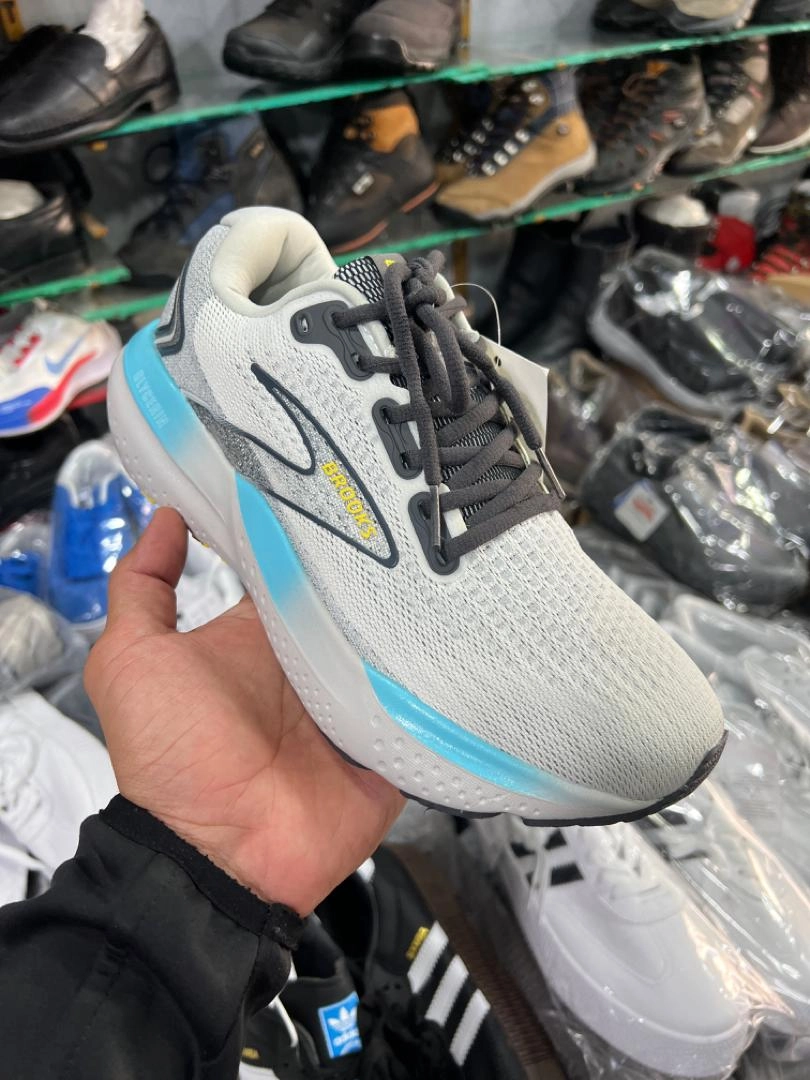 کتونی ویتنامی بروکس گلیسرین ۲۱، فروش بصورت عمده و تک ، سایز ۴۰ تا ۴۵ . BROOKS GLYCERIN GTS 21 VIETNAM