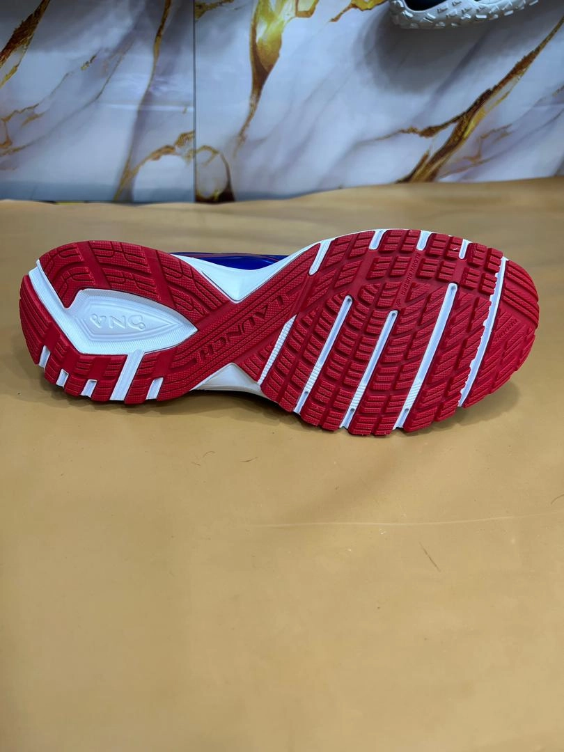 کتونی بروکس لانچ چهار وارداتی/Brooks Lunch 4/ سایز 40 الی 45/فروش تکی و عمده