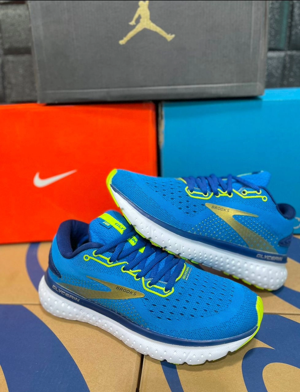 حراجی کتونی ویتنامی بروکس گلیسرین ۱۸ سایز40. Brooks Glycerin 18