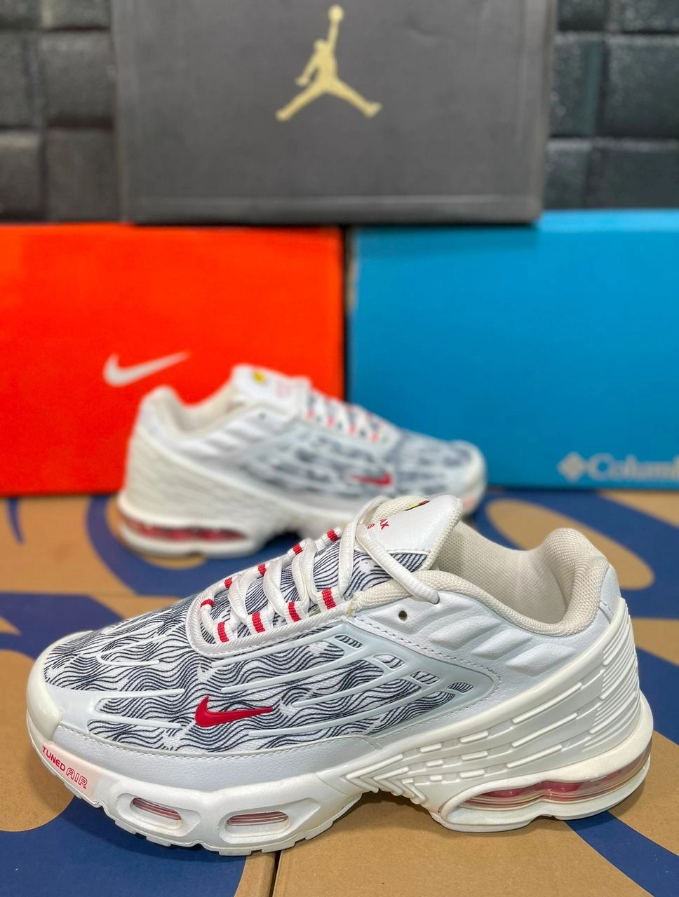 حراجی کتونی ویتنامی نایک ایر مکس چرم پلاس سایز ۴۲. Nike Air max pluse