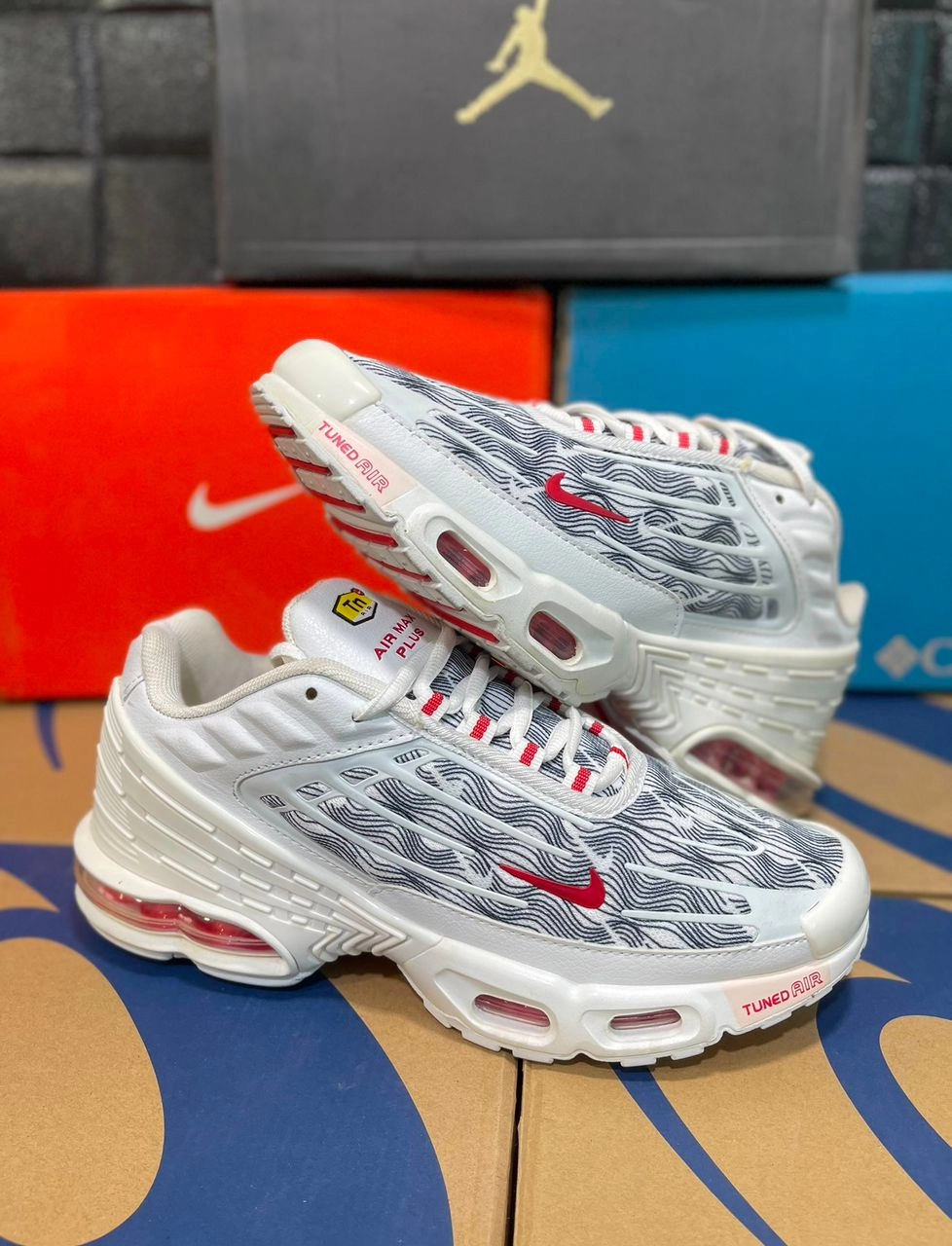 حراجی کتونی ویتنامی نایک ایر مکس چرم پلاس سایز ۴۲. Nike Air max pluse