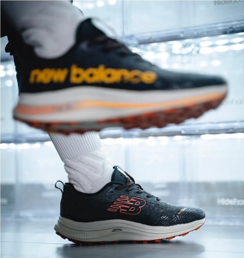کتونی ویتنامی نیوبالانس فیول سل سوپر کمپ ، سایز ۴۰ تا ۴۵ ، فروش بصورت عمده و تک new balance fuelcell super comp trail running