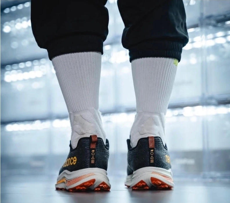 کتونی ویتنامی نیوبالانس فیول سل سوپر کمپ ، سایز ۴۰ تا ۴۵ ، فروش بصورت عمده و تک new balance fuelcell super comp trail running