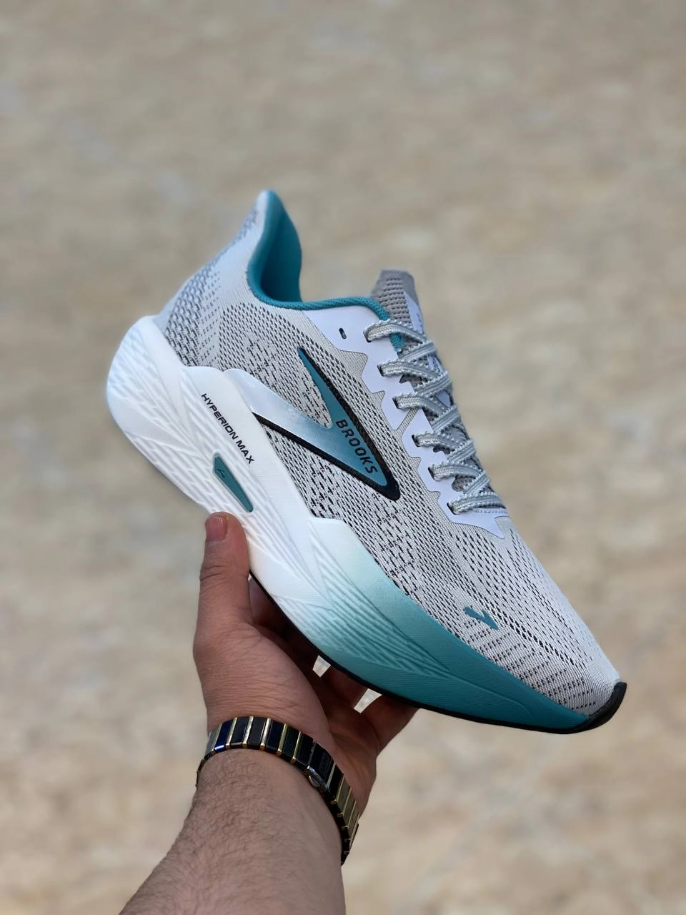 کتونی بروکس هایپریون مکس ،وارداتی ویتنام سایز ۴۰ تا ۴۵ ، فروش بصورت عمده و تک brooks hyperion max