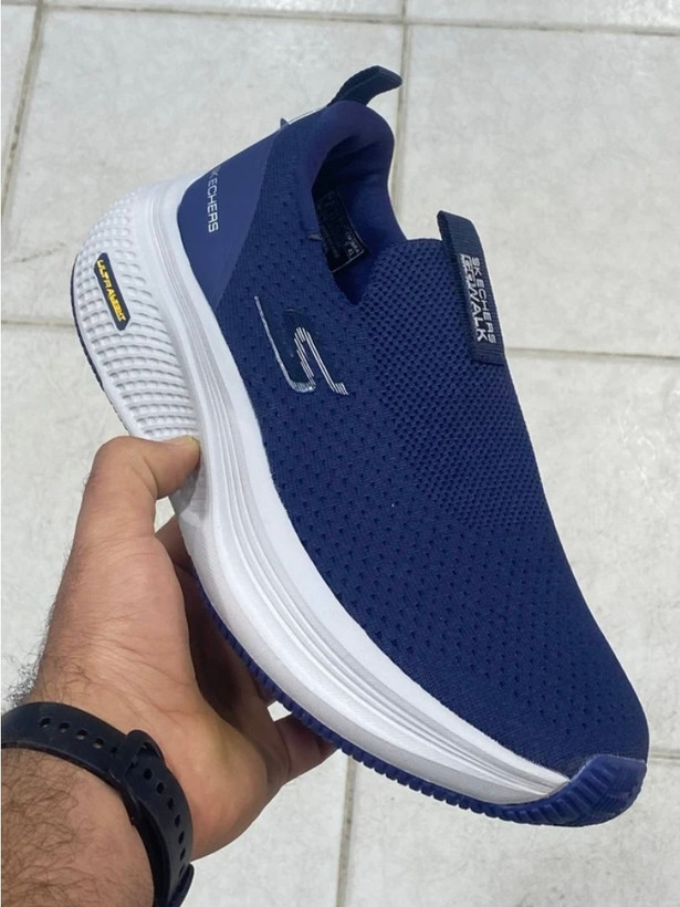 کتونی اسکیچرز اسلیپ آن بدون بند طبی و راحت ،سایز ۴۰ تا ۴۵ . Skechers Go Walk