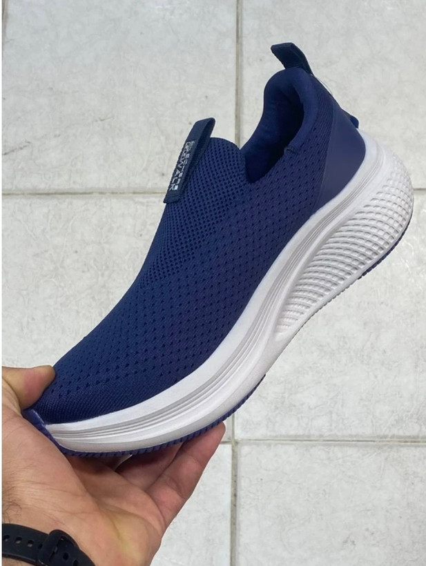 کتونی اسکیچرز اسلیپ آن بدون بند طبی و راحت ،سایز ۴۰ تا ۴۵ . Skechers Go Walk