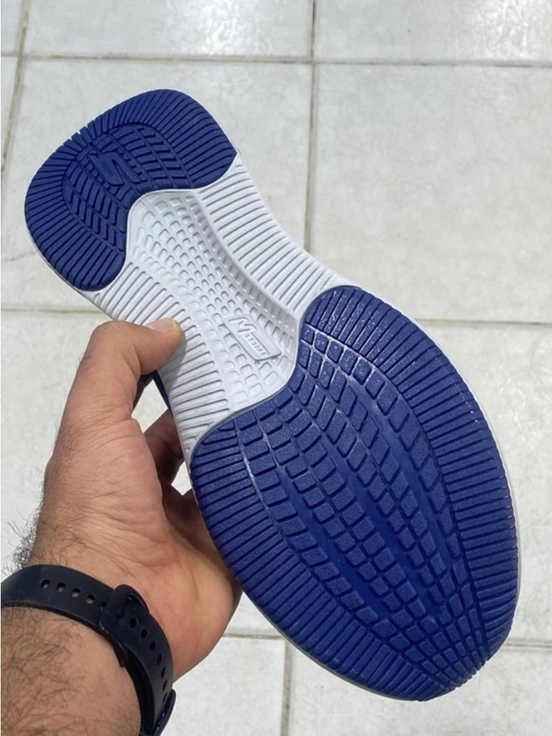 کتونی اسکیچرز اسلیپ آن بدون بند طبی و راحت ،سایز ۴۰ تا ۴۵ . Skechers Go Walk