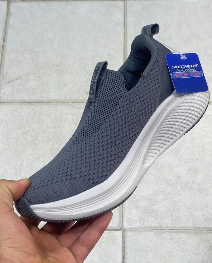 کتونی اسکیچرز اسلیپ آن بدون بند طبی و راحت ،سایز ۴۰ تا ۴۵ تضمین کیفیت کالا Skechers Go Walk