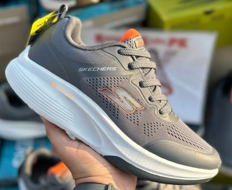 کتونی اسکیچرز ویتنامی وارداتی مستر کوالیتی a , سایز ۴۰ تا ۴۵تنوع در ۳ رنگ جذاب.skechers max cushion