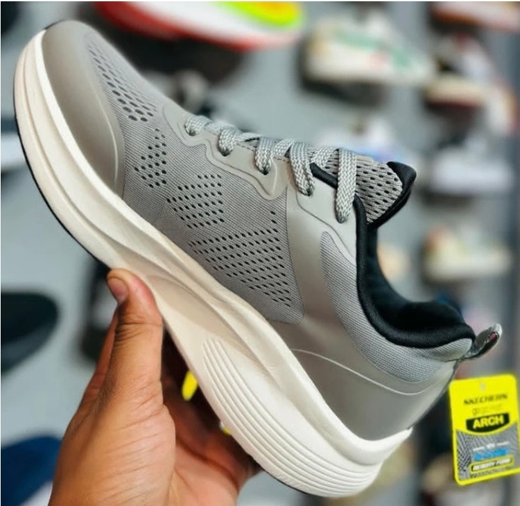 کتونی اسکیچرز ویتنامی وارداتی مستر کوالیتی a , سایز ۴۰ تا ۴۵تنوع در ۳ رنگ جذاب.skechers max cushion