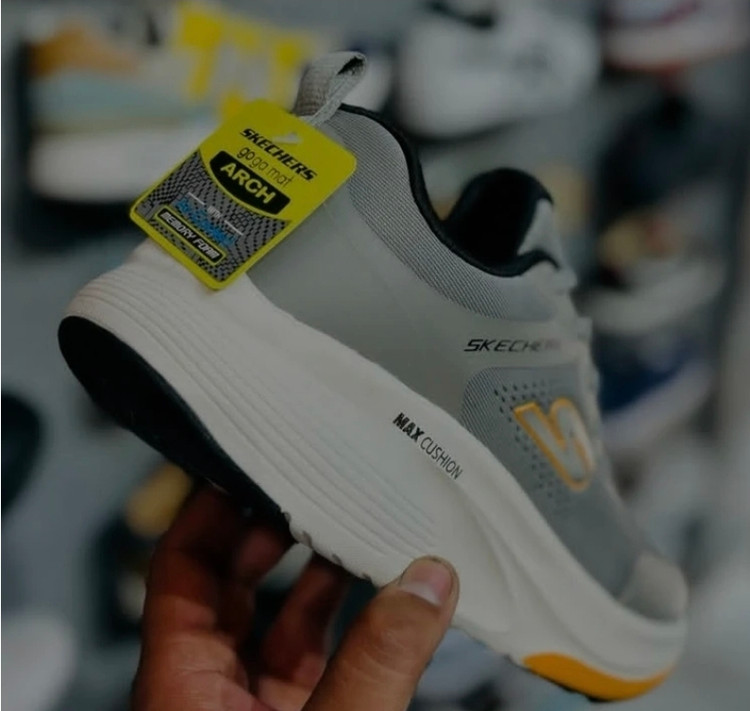 کتونی اسکیچرز ویتنامی وارداتی مستر کوالیتی a , سایز ۴۰ تا ۴۵تنوع در ۳ رنگ جذاب.skechers max cushion