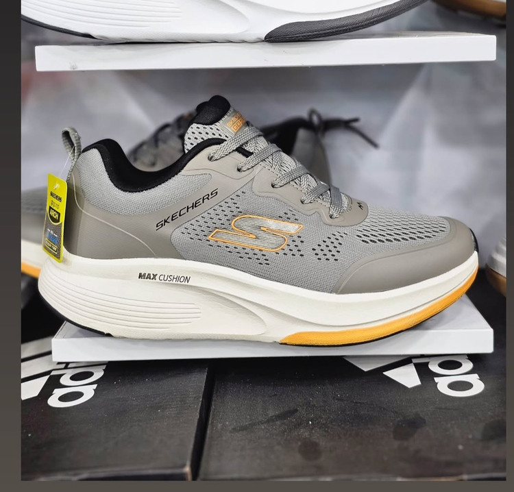 کتونی اسکیچرز ویتنامی وارداتی مستر کوالیتی a , سایز ۴۰ تا ۴۵تنوع در ۳ رنگ جذاب.skechers max cushion
